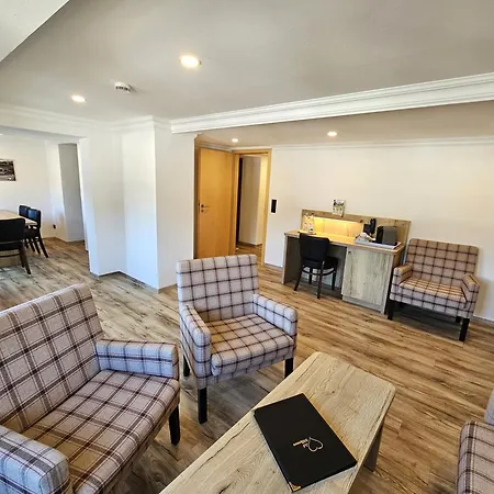 Naturhotel Cafe Waldesruhe מלון 4*