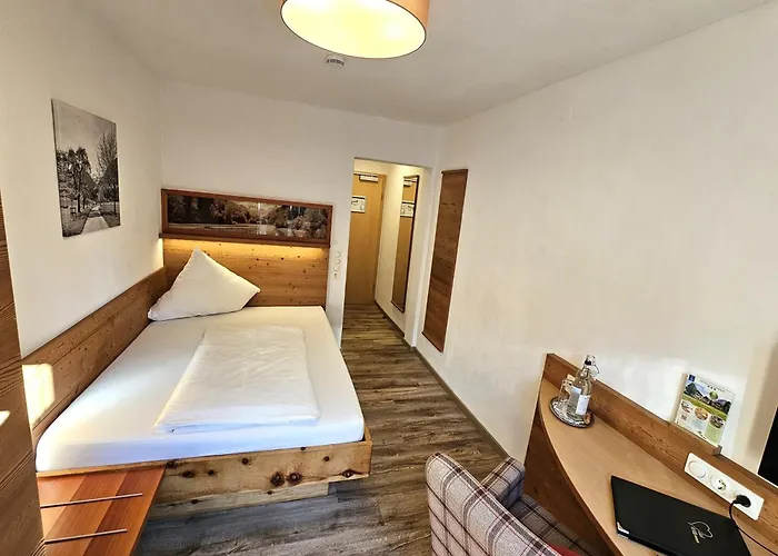 فندق Naturhotel Cafe Waldesruhe 4*